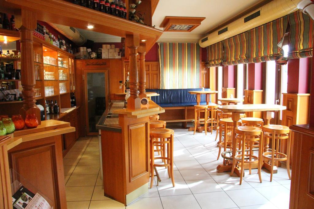 Hotel Jahnhaus Langenfeld  Ngoại thất bức ảnh