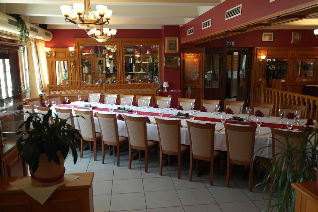 Hotel Jahnhaus Langenfeld  Ngoại thất bức ảnh
