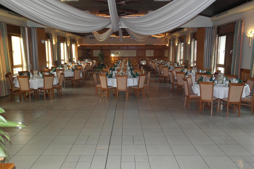 Hotel Jahnhaus Langenfeld  Ngoại thất bức ảnh
