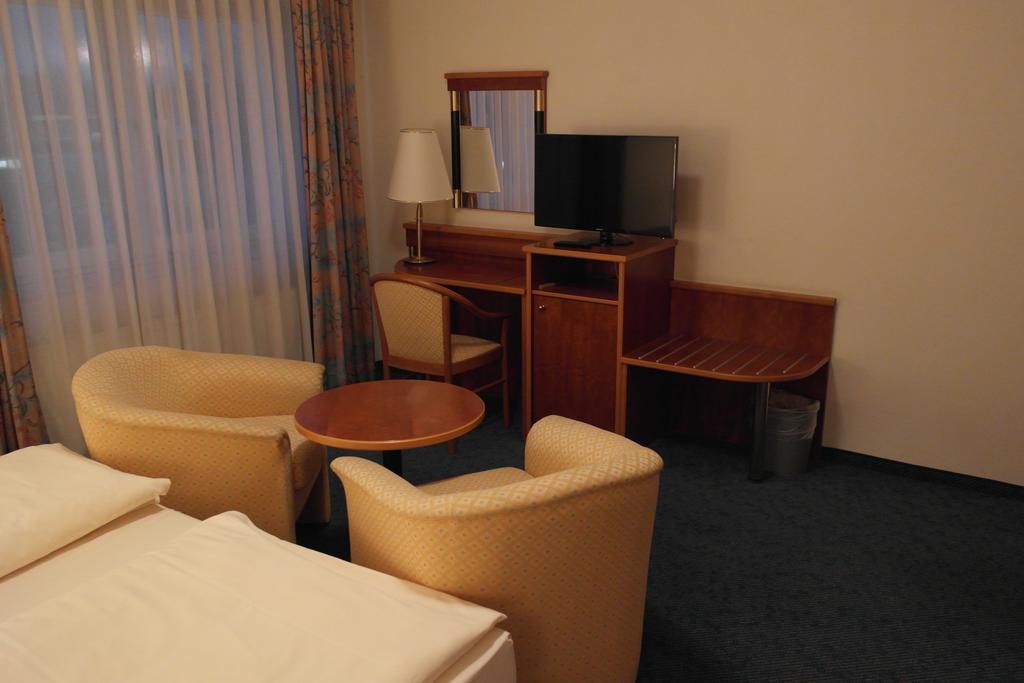 Hotel Jahnhaus Langenfeld  Phòng bức ảnh